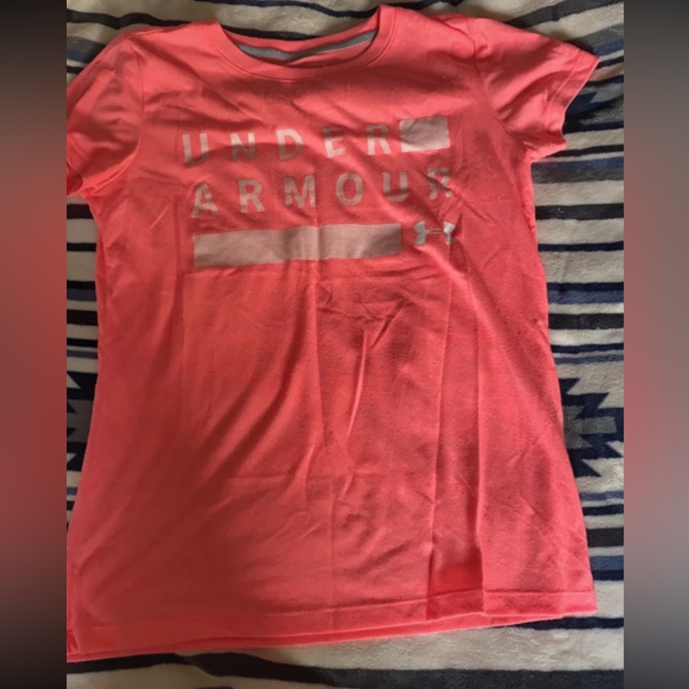 Woman's under armor top